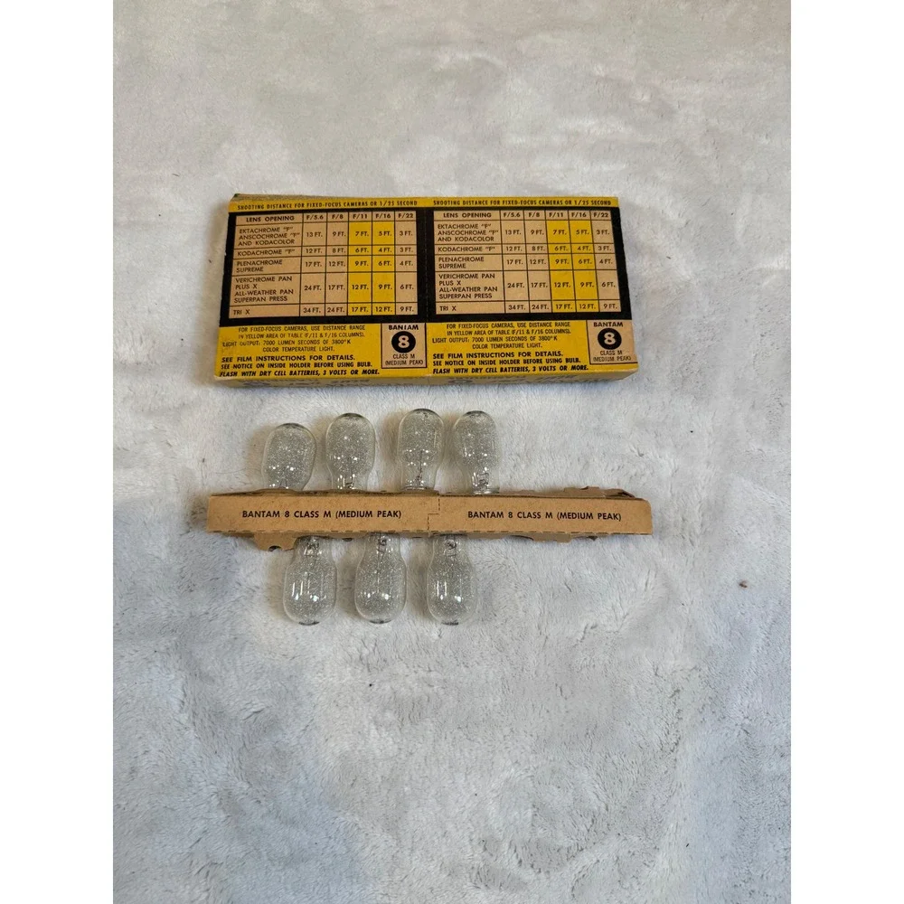 Vintage Sylvania Blue Dot Bantam 8 Superflash Bulbs 7 Count Class M‎ Medium Peak